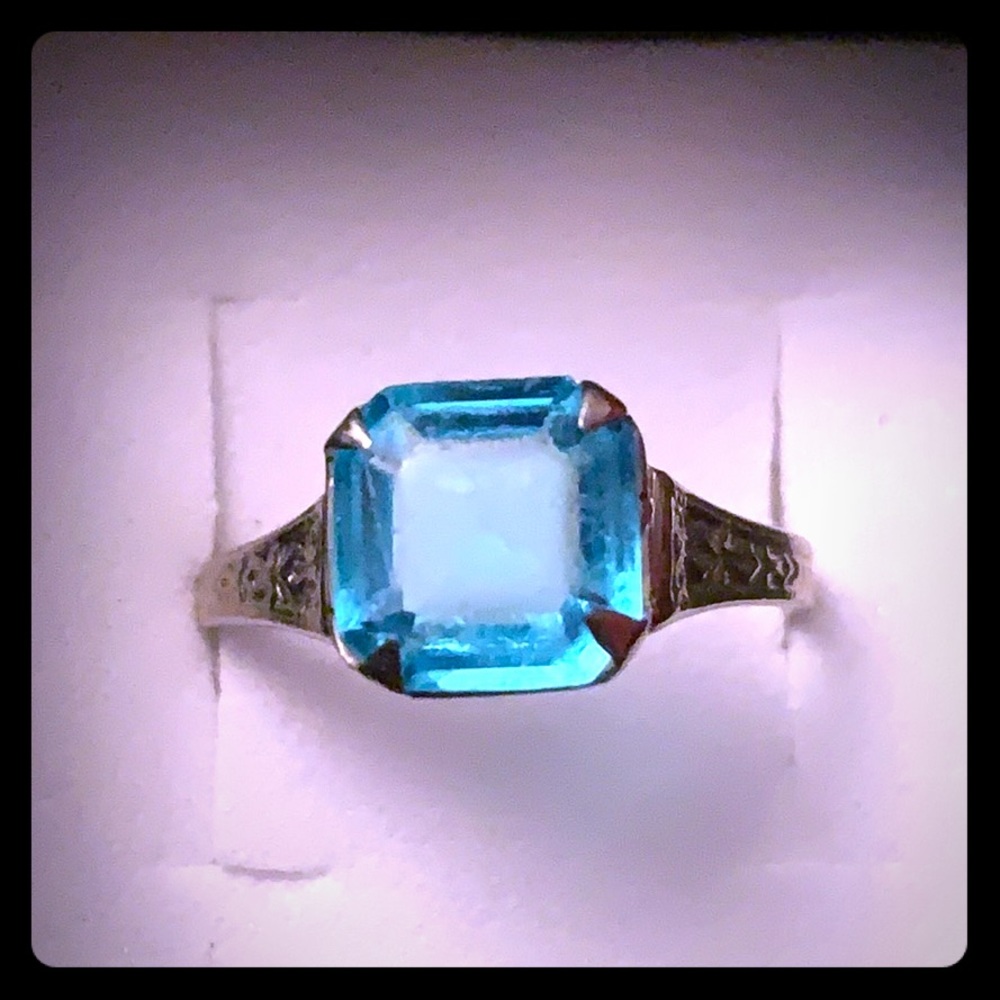 Solid White Gold 2 ct Blue Topaz Ring